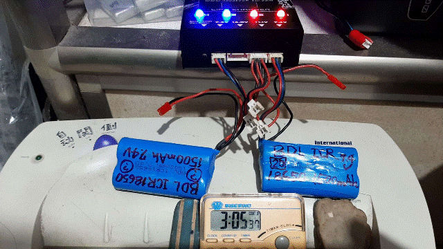 Robi2023.01.25_13_改造測試：[電池1,500mAh]充飽電耗費約3小時(左邊那一顆).gif